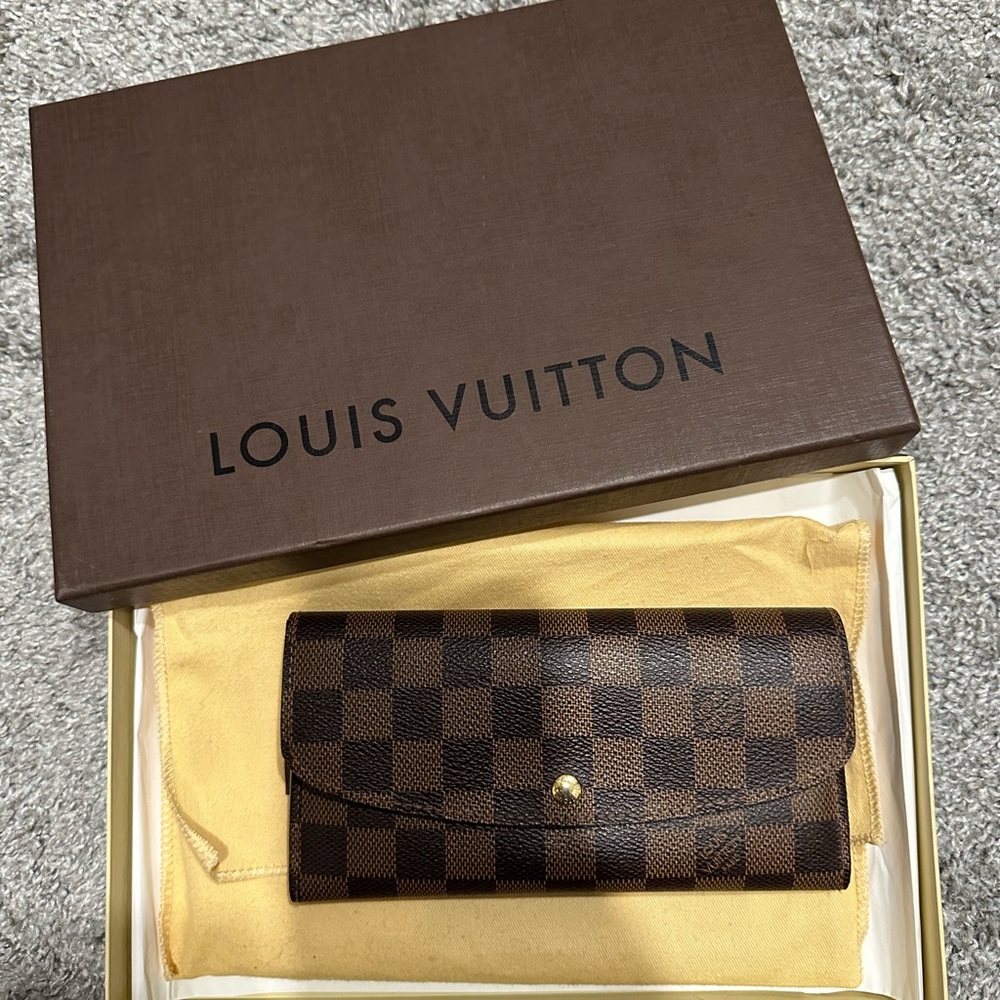 Louis Vuitton Emilie Wallet